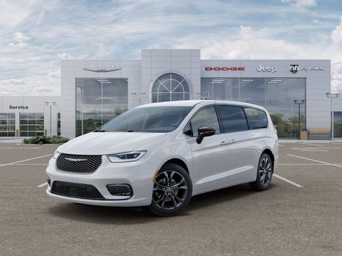 New 2026 Chrysler Pacifica Select image 1