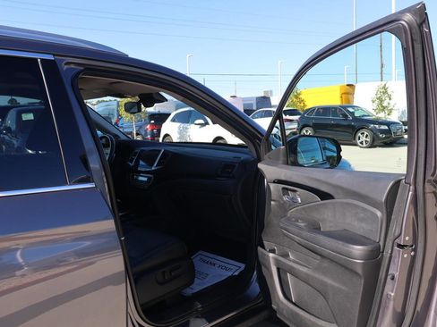 Used 2016 Honda Pilot Touring image 14