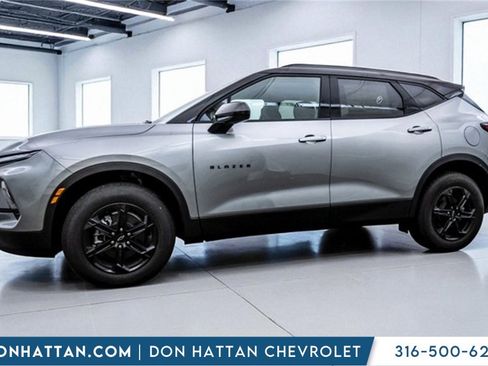 New 2025 Chevrolet Blazer LT w/ Convenience Package image 2