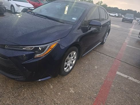 Used 2025 Toyota Corolla LE FWD image 1
