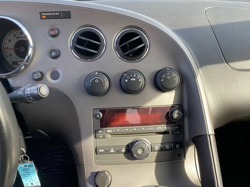 Used 2007 Pontiac Solstice Convertible w/ Premium Package image 32