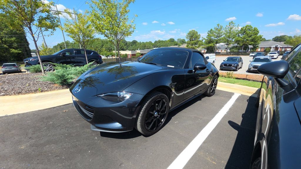 Used 2023 MAZDA MX-5 Miata Grand Touring RWD image 3