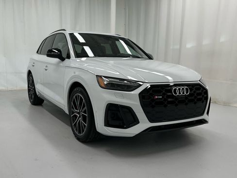 Used 2024 Audi SQ5 Prestige AWD/4WD image 2