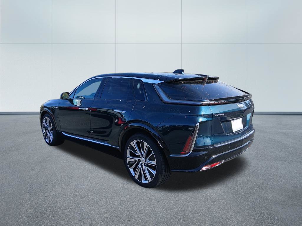 Certified 2024 Cadillac Lyriq Luxury AWD/4WD image 4