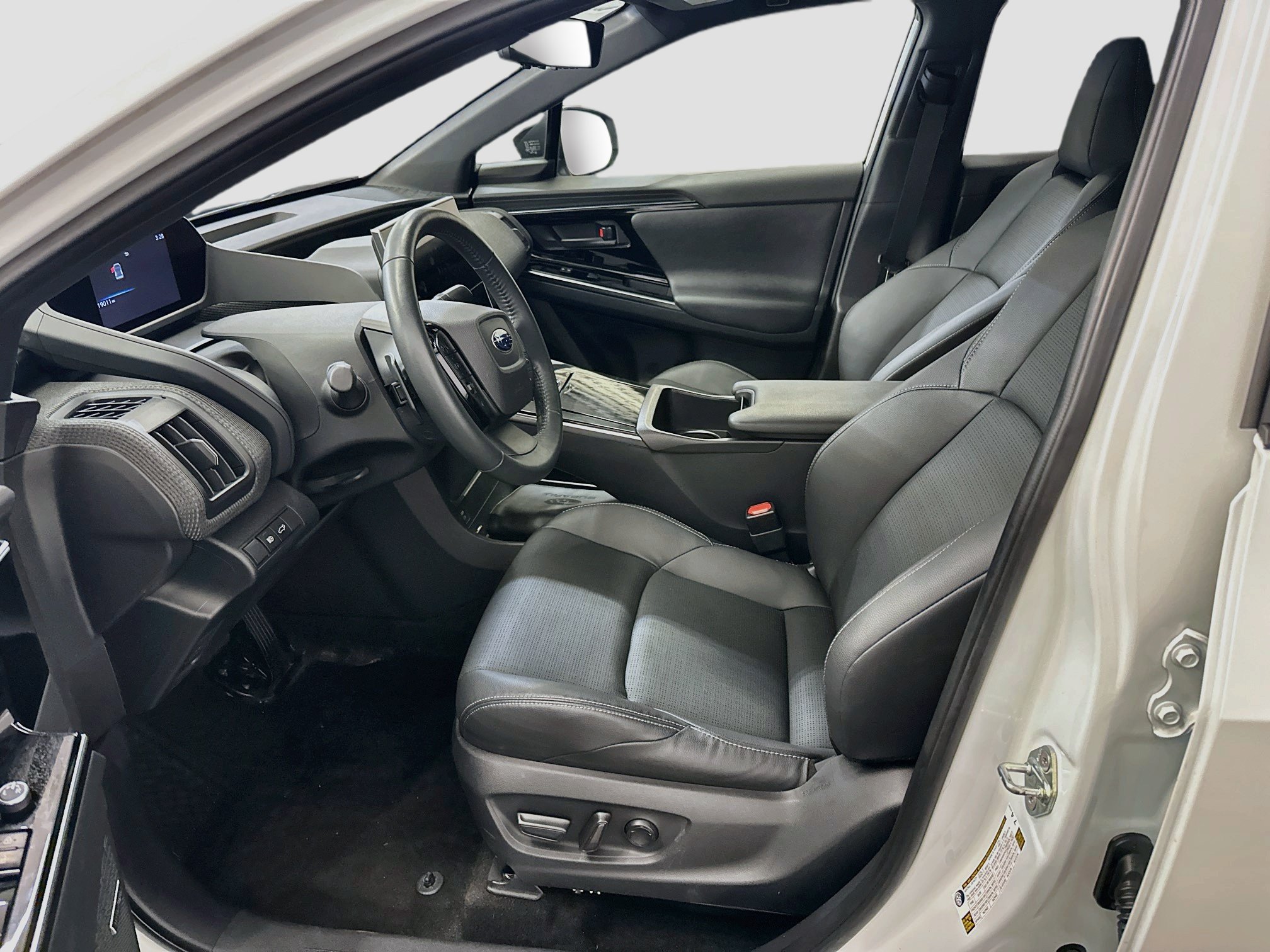 Used 2023 Subaru Solterra AWD image 13