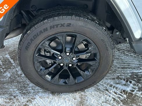 Used 2025 Jeep Wrangler Unlimited Sahara image 9