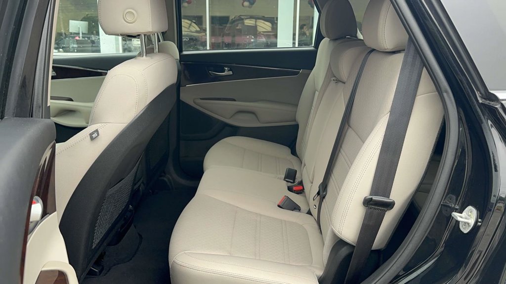 Used 2018 Kia Sorento AWD image 14