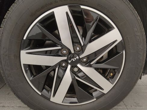 Used 2023 Kia Sorento S FWD image 31