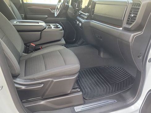 Used 2024 GMC Sierra 2500 SLE w/ SLE Value Package; image 14