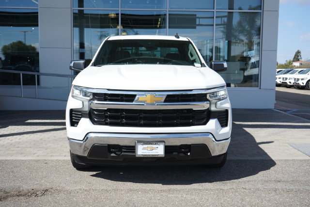 Used 2025 Chevrolet Silverado 1500 LT AWD/4WD image 3