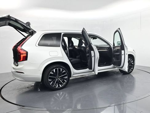 Used 2025 Volvo XC90 B5 Plus AWD/4WD image 51