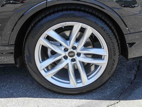 Used 2025 Audi Q7 3.0T Premium Plus w/ Premium Plus Package AWD/4WD image 10