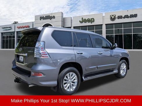 Used 2017 Lexus GX 460 Premium w/ Premium Package AWD/4WD image 3