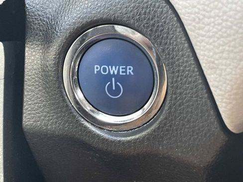 Used 2022 Toyota RAV4 XLE w/ XLE Grade Weather Package AWD/4WD image 31