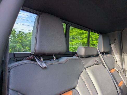 Used 2023 GMC Sierra 1500 AT4 w/ AT4 Preferred Package AWD/4WD image 39