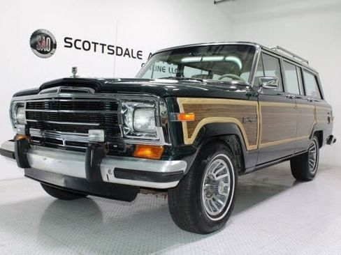 Used 1991 Jeep Grand Wagoneer image 1