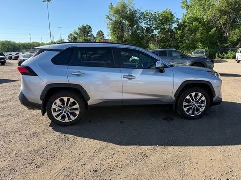 Used 2021 Toyota RAV4 XLE Premium AWD/4WD image 7