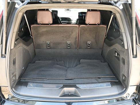 Used 2023 Cadillac Escalade ESV Sport Platinum w/ LPO, ONYX Package AWD/4WD image 14