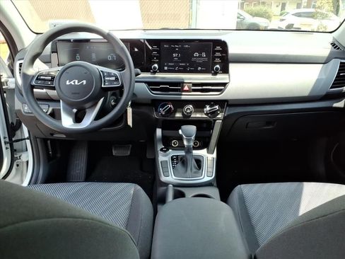 Used 2025 Kia Seltos LX AWD/4WD image 5
