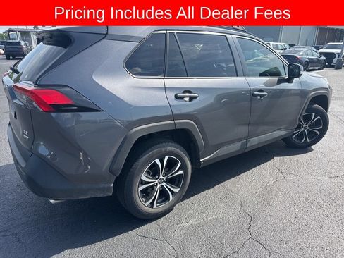Used 2021 Toyota RAV4 LE AWD/4WD image 4