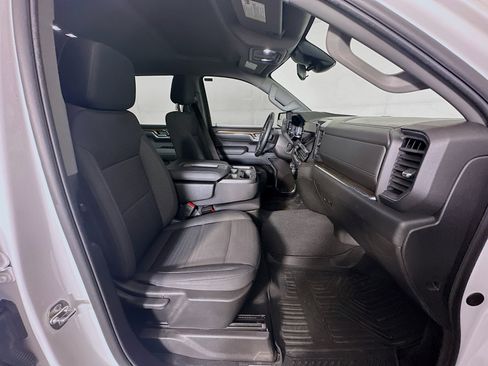 Used 2024 Chevrolet Silverado 1500 LT image 30