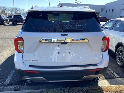 Used 2023 Ford Explorer Limited image 6