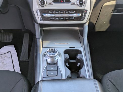 Certified 2022 Ford Explorer XLT image 18