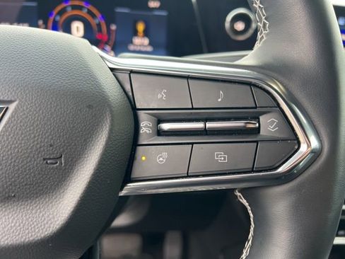 Used 2025 Chevrolet Traverse LT image 15