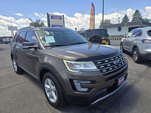 Used 2016 Ford Explorer XLT w/ Equipment Group 202A AWD/4WD image 5