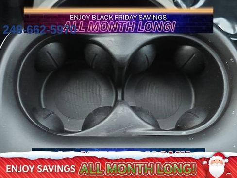 Used 2022 Chrysler Pacifica Touring-L image 4