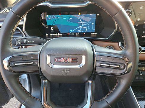 Used 2024 GMC Canyon AT4 image 16