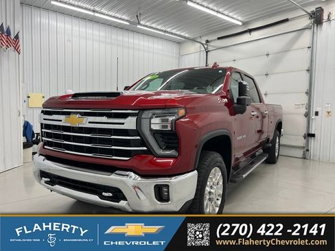 Used 2025 Chevrolet Silverado 3500 LTZ w/ LTZ Premium Package AWD/4WD image 6