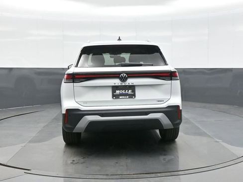 New 2026 Volkswagen Tiguan SE image 6