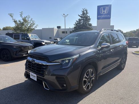 Used 2023 Subaru Ascent Touring AWD/4WD image 1