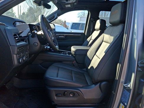 Certified 2025 Chevrolet Tahoe High Country image 11