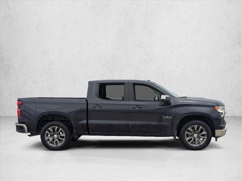 Used 2022 Chevrolet Silverado 1500 LT image 4