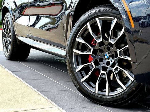 New 2026 BMW X5 xDrive40i w/ M Sport Package AWD/4WD image 2