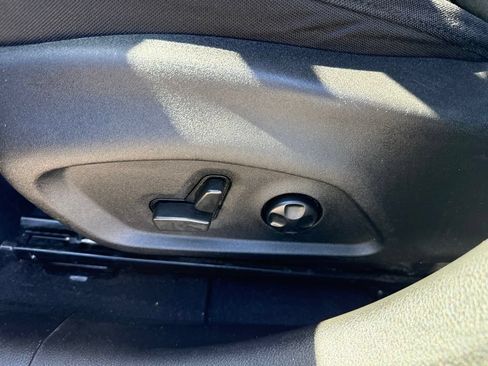 Used 2020 Jeep Renegade Latitude w/ Popular Equipment Group FWD image 7