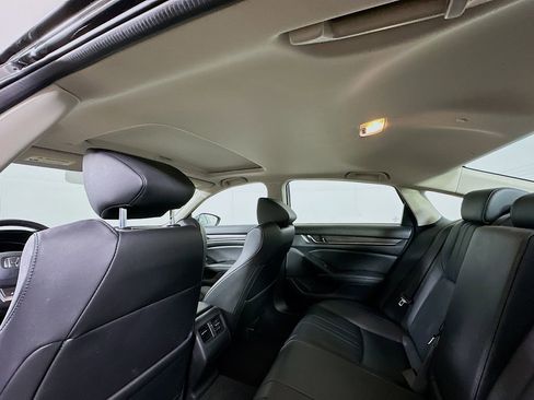 Used 2020 Honda Accord Touring image 13