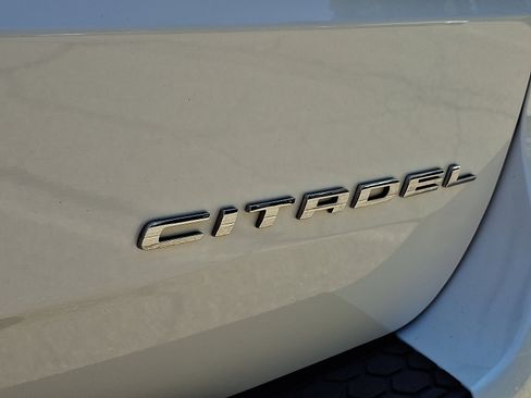 Certified 2017 Dodge Durango Citadel w/ Premium Entertainment Group image 32