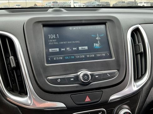 Used 2018 Chevrolet Equinox LT FWD image 7