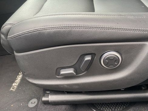 Used 2025 Genesis GV70 2.5T image 16