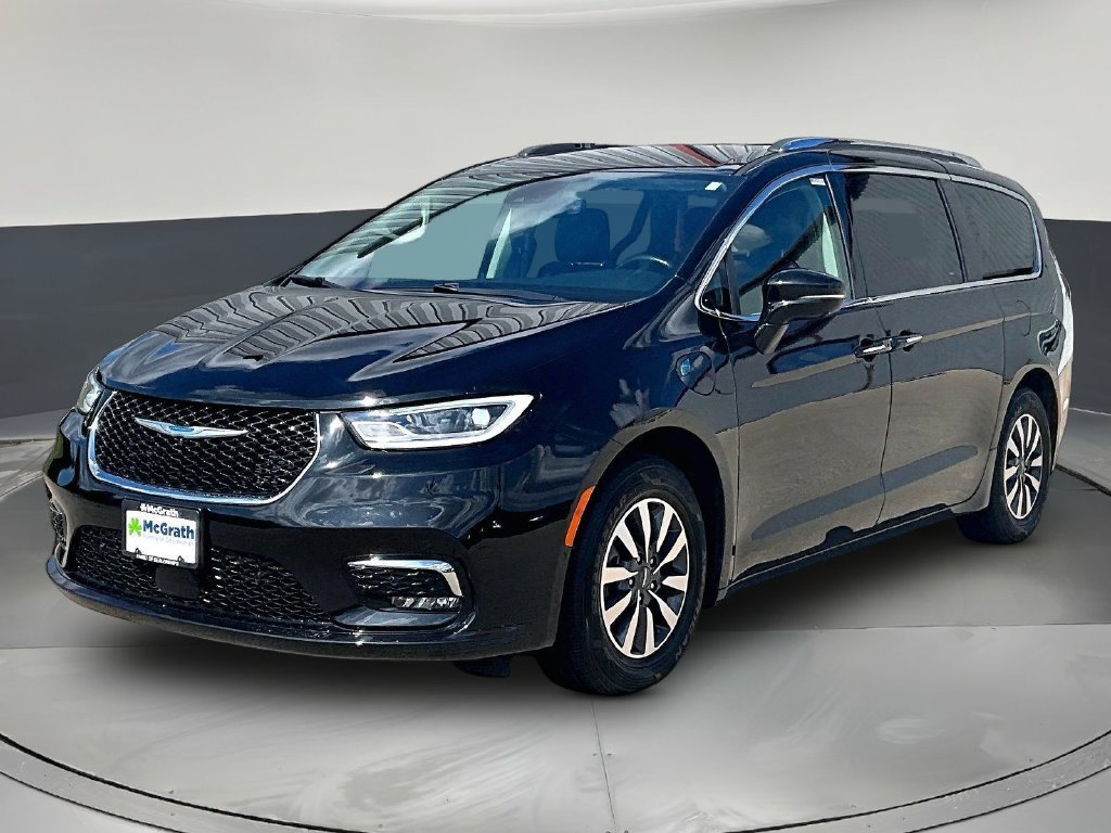 Used 2021 Chrysler Pacifica Touring-L w/ Uconnect Theater Family Group FWD image 3