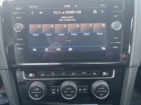 Used 2019 Volkswagen Golf R 4-Door image 16