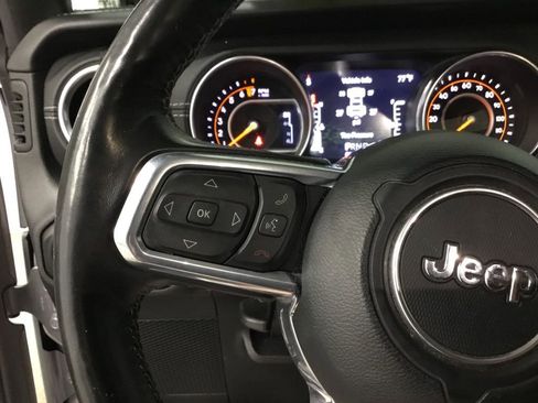 Used 2020 Jeep Wrangler Unlimited Sahara AWD/4WD image 15