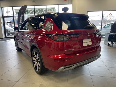 New 2025 Mitsubishi Outlander AWD image 5