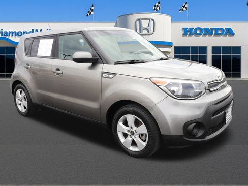 Used 2018 Kia Soul FWD image 1