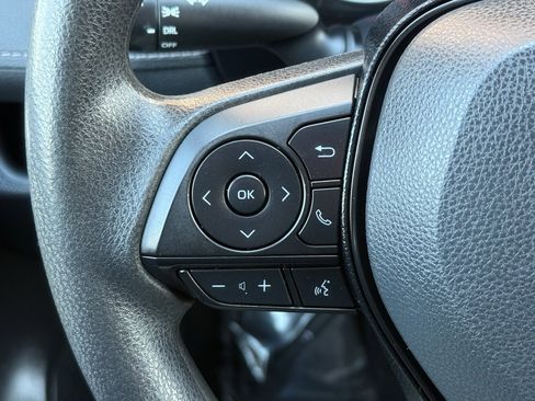 Used 2020 Toyota RAV4 LE image 30