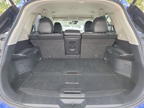 Used 2019 Nissan Rogue SV FWD image 11