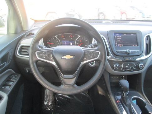 Used 2022 Chevrolet Equinox LS w/ LS Convenience Package image 15